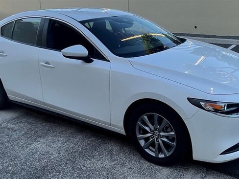Used 2020 MAZDA MAZDA3 Sedan FWD image 4
