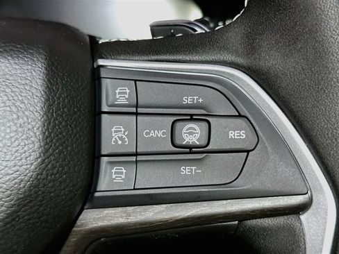 New 2026 Jeep Grand Cherokee Limited w/ Limited Altitude Package AWD/4WD image 31