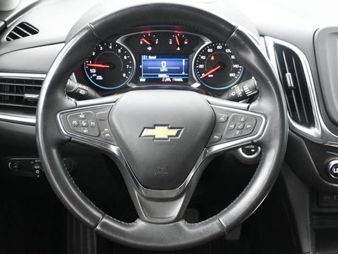 Used 2020 Chevrolet Equinox LT FWD image 22