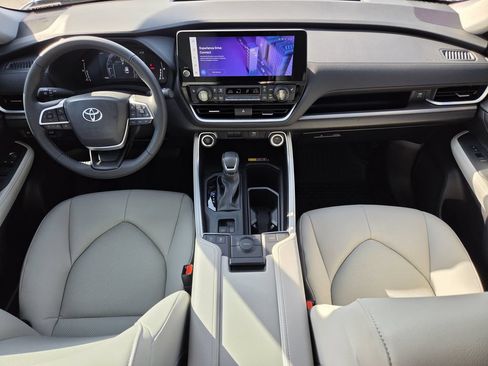 Used 2026 Toyota Grand Highlander FWD image 13