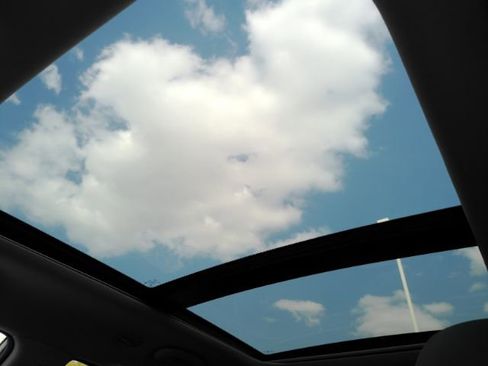 Used 2019 Kia Soul EV + w/ Sun & Fun Package image 7