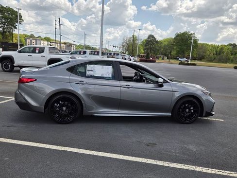 New 2026 Toyota Camry SE FWD image 13