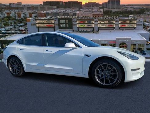 Used 2018 Tesla Model 3 Long Range image 1