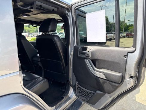 Used 2013 Jeep Wrangler Unlimited Sahara w/ Connectivity Group AWD/4WD image 45