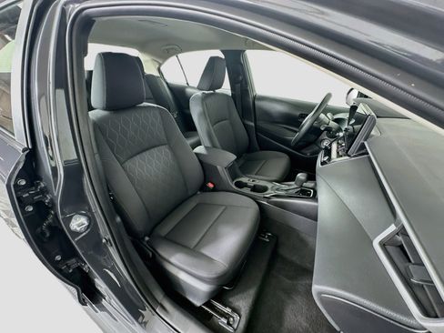 Used 2025 Toyota Corolla LE FWD image 29