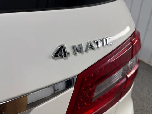 Used 2011 Mercedes-Benz E 350 4MATIC Wagon image 28