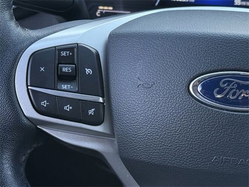 Used 2022 Ford Explorer XLT w/ Equipment Group 202A image 14