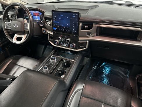 Used 2022 Ford Expedition Max XLT image 11