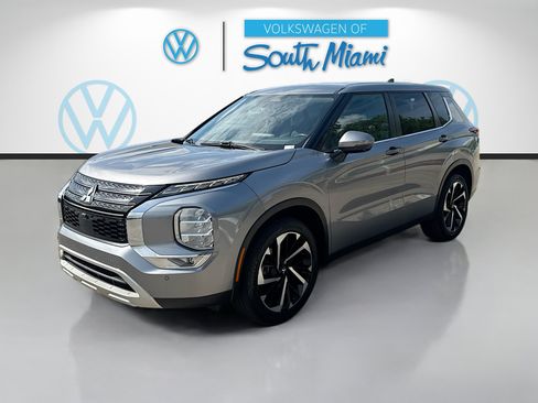 Used 2022 Mitsubishi Outlander SEL Black Edition FWD image 3