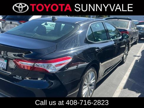 Used 2020 Toyota Camry XLE FWD image 2