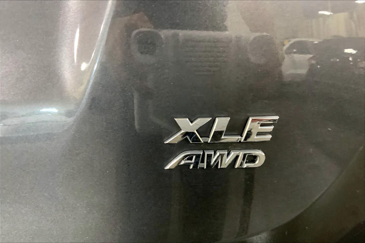 Used 2014 Toyota RAV4 XLE AWD/4WD image 10