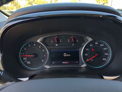 Used 2021 Chevrolet Traverse LT image 33