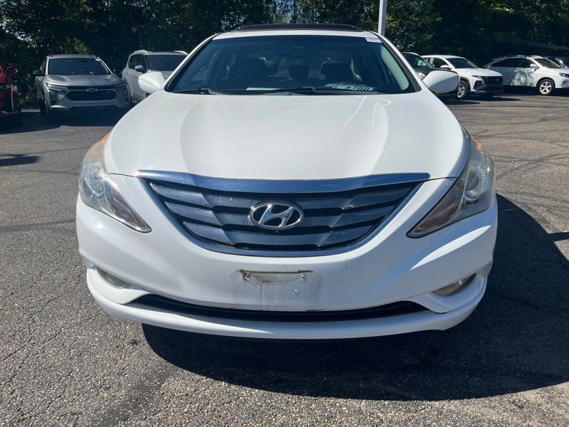 Used 2012 Hyundai Sonata SE w/ Navigation & Sunroof Pkg FWD image 2