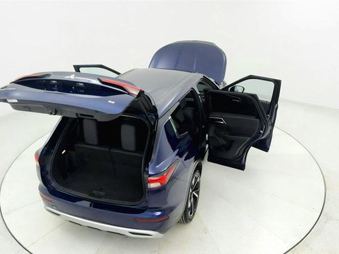 Used 2024 Mitsubishi Outlander FWD image 23