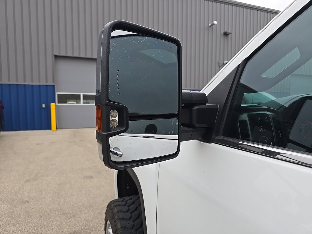 Used 2015 GMC Sierra 2500 Denali w/ Duramax Plus Package AWD/4WD image 12