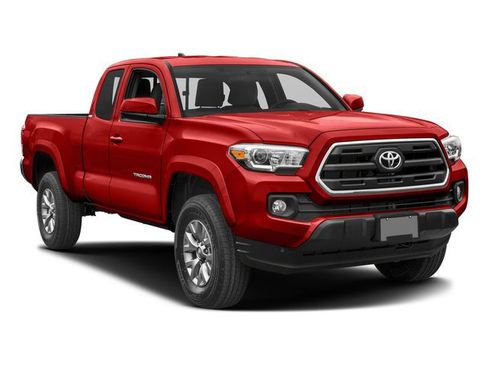 Used 2017 Toyota Tacoma SR5 w/ SR5 Appearance Package (SM) AWD/4WD image 6