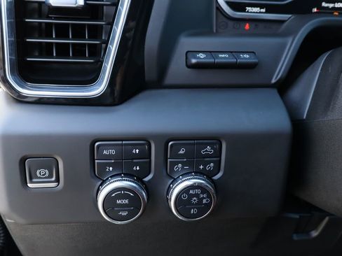 Used 2024 GMC Sierra 2500 Denali Ultimate image 12