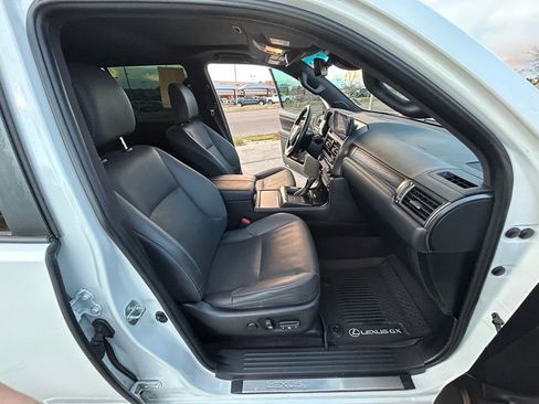 Used 2022 Lexus GX 460 w/ Black Line Special Edition image 31
