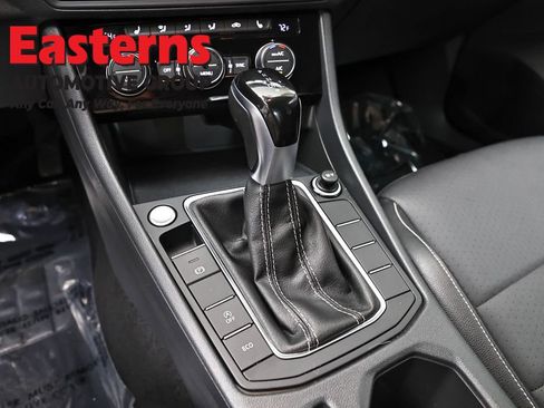 Used 2024 Volkswagen Jetta SE FWD image 13