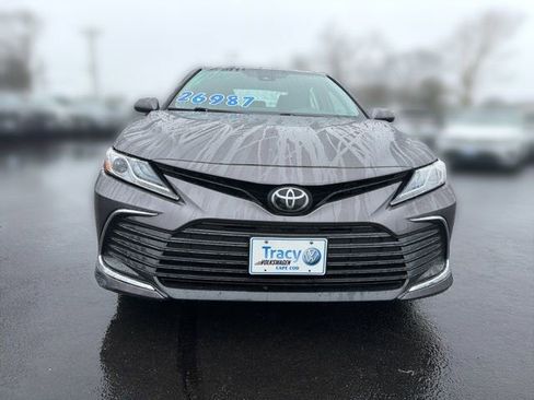Used 2022 Toyota Camry XLE FWD image 2