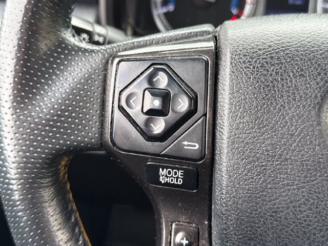 Used 2018 Toyota 4Runner TRD Off-Road AWD/4WD image 30