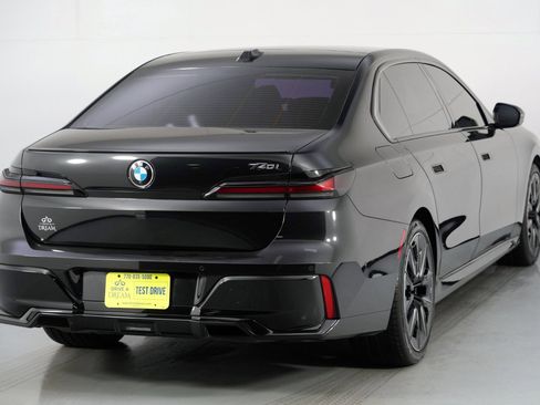 Used 2023 BMW 740i w/ Parking Assistance Package image 63