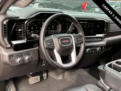 Used 2025 GMC Sierra 1500 SLT image 17