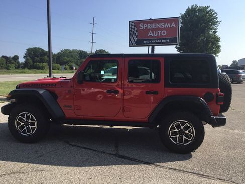 Used 2024 Jeep Wrangler Unlimited Rubicon AWD/4WD image 11