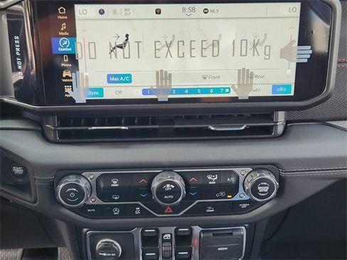 New 2024 Jeep Gladiator Rubicon w/ Steel Bumper Group image 16