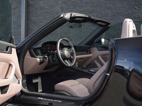 Used 2026 Porsche 911 GTS image 15
