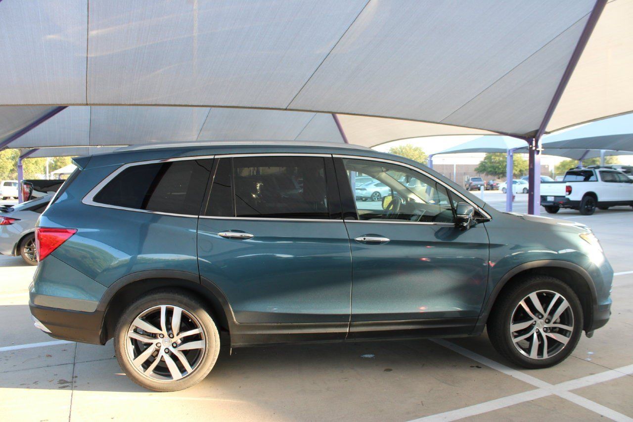 Used 2017 Honda Pilot Touring image 7