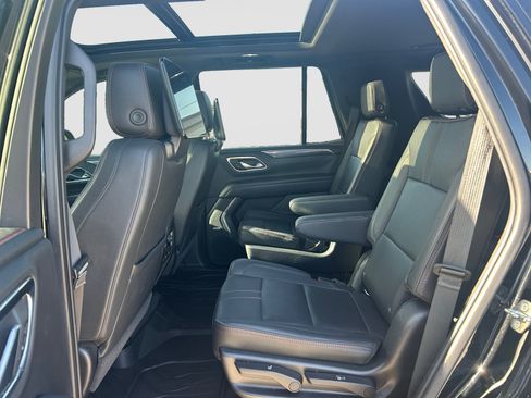 Used 2021 Chevrolet Tahoe RST w/ Luxury Package RWD image 15