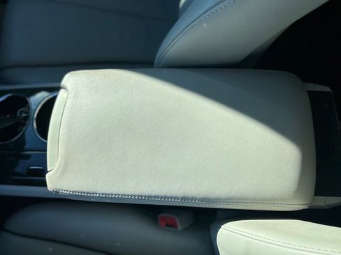 Used 2013 Toyota Venza Limited image 16