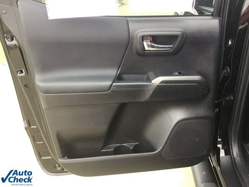 Used 2023 Toyota Tacoma TRD Off-Road image 11