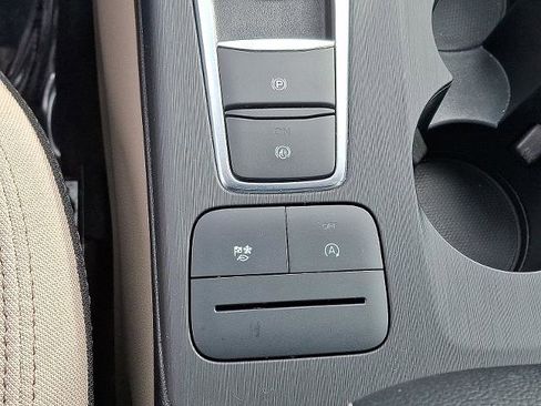 Certified 2020 Ford Escape SE image 26