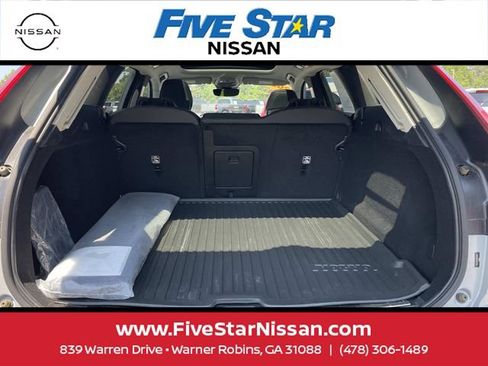 Used 2024 Volvo XC60 B5 Plus w/ Protection Package Premier AWD/4WD image 8