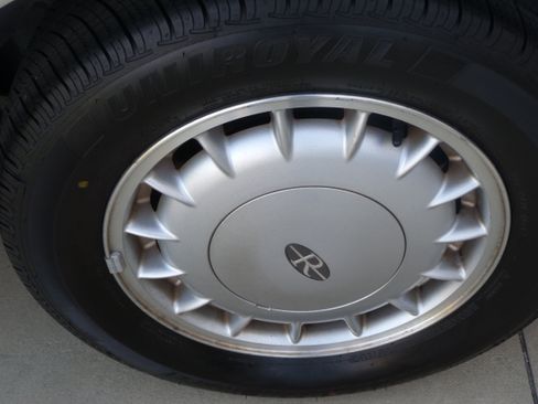 Used 1995 Buick Riviera Coupe image 25