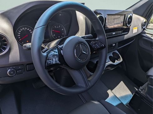 New 2025 Mercedes-Benz Sprinter 2500 image 4