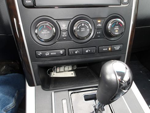 Used 2011 MAZDA CX-9 Grand Touring w/ Moonroof & Bose Audio Pkg image 22