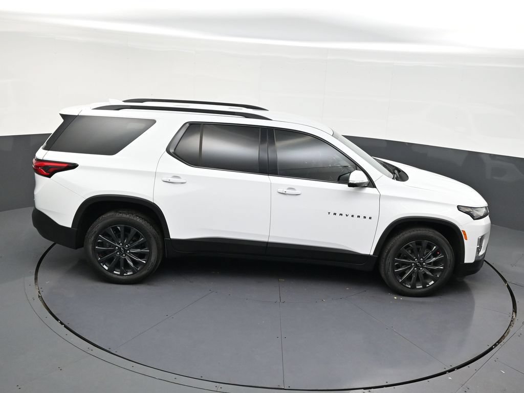 Used 2023 Chevrolet Traverse RS FWD image 16