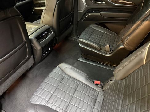 Used 2021 Cadillac Escalade ESV Premium Luxury Platinum image 45