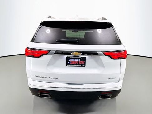 Used 2023 Chevrolet Traverse Premier w/ LPO, Cargo Package FWD image 6