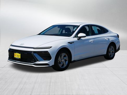 Certified 2026 Hyundai Sonata SE FWD image 3