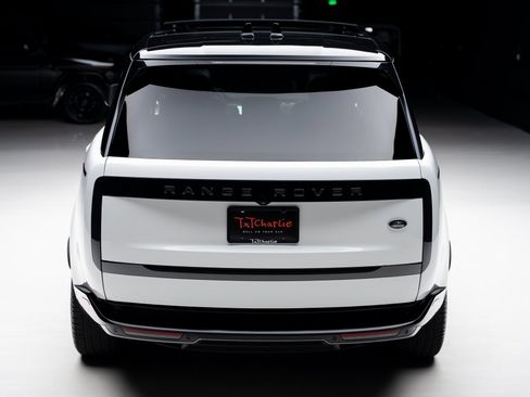 Used 2023 Land Rover Range Rover SE image 24
