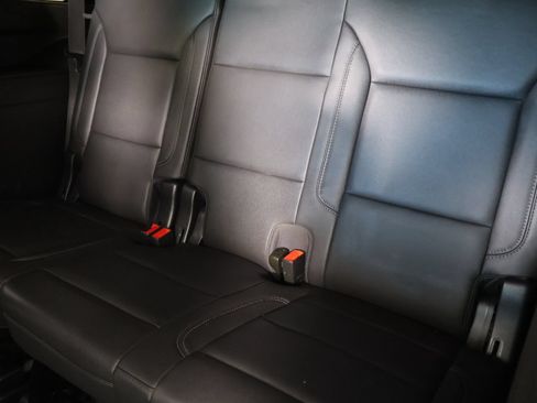 Used 2023 Chevrolet Tahoe Z71 w/ Luxury Package AWD/4WD image 13