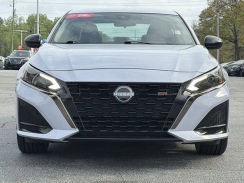 Used 2025 Nissan Altima 2.5 SR image 3