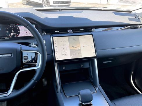 Used 2024 Land Rover Discovery Sport S image 6
