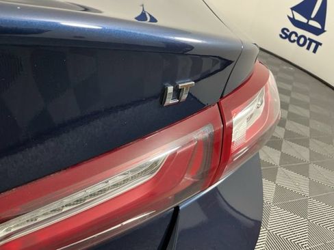 Used 2020 Chevrolet Malibu LT FWD image 19