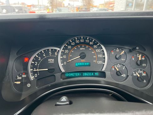 Used 2005 HUMMER H2 w/ Preferred Equipment Group image 23