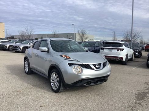 Used 2015 Nissan Juke SV image 3